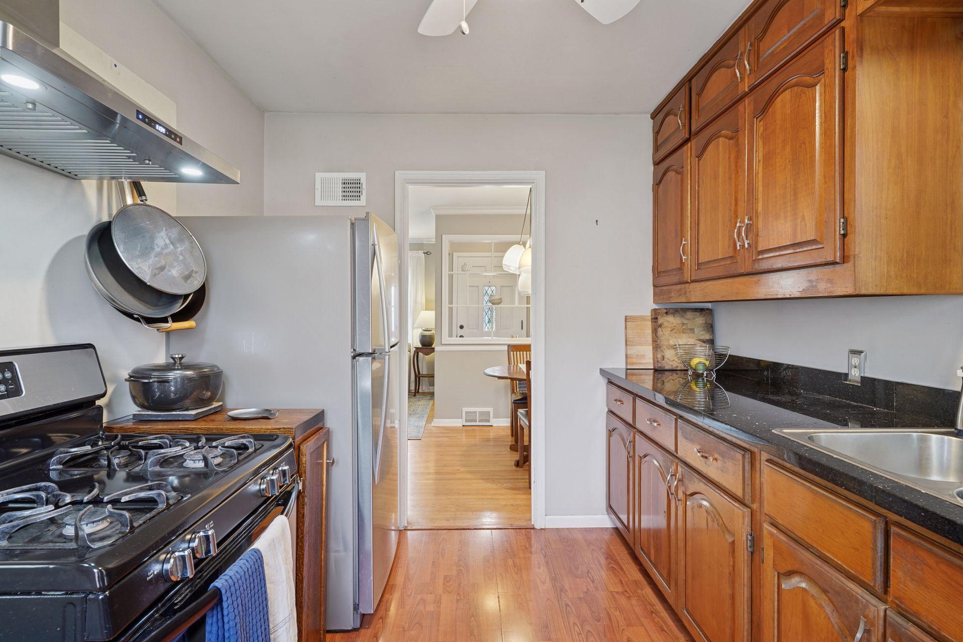 5716 Knox Avenue South - Spacecrafting - 0018.jpg