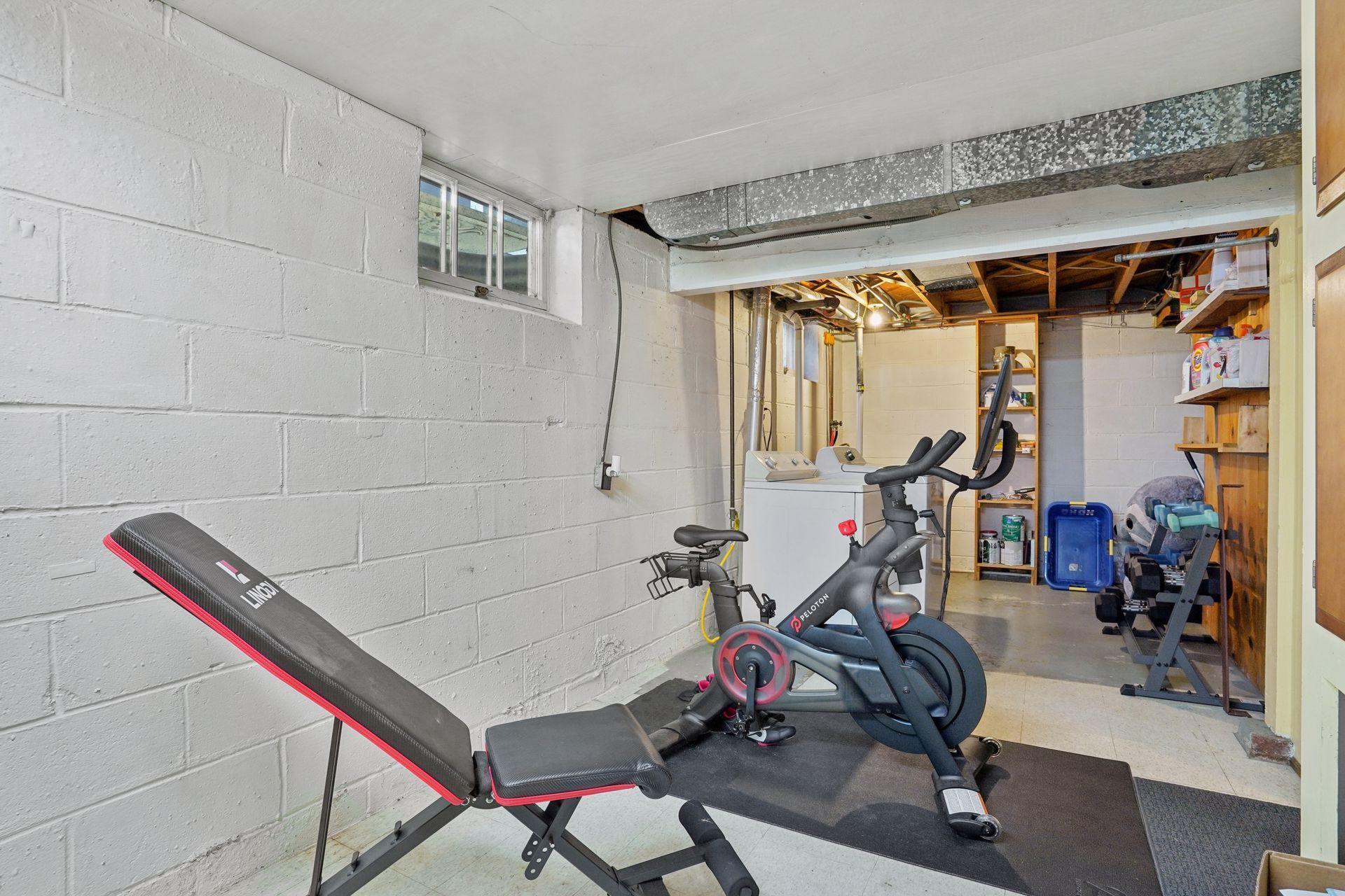 5716 Knox Avenue South - Spacecrafting - 0038.jpg