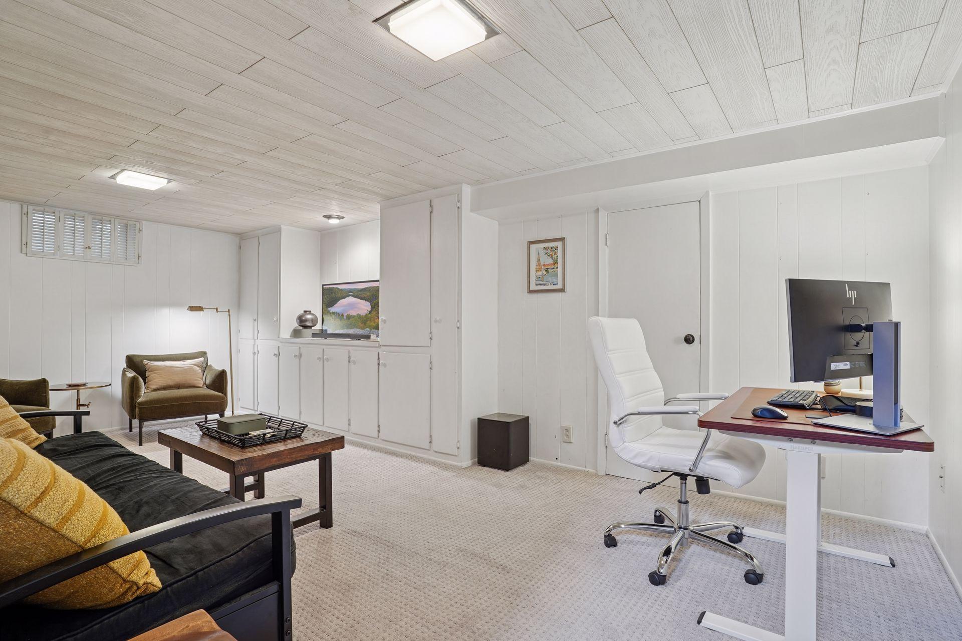 5716 Knox Avenue South - Spacecrafting - 0029.jpg