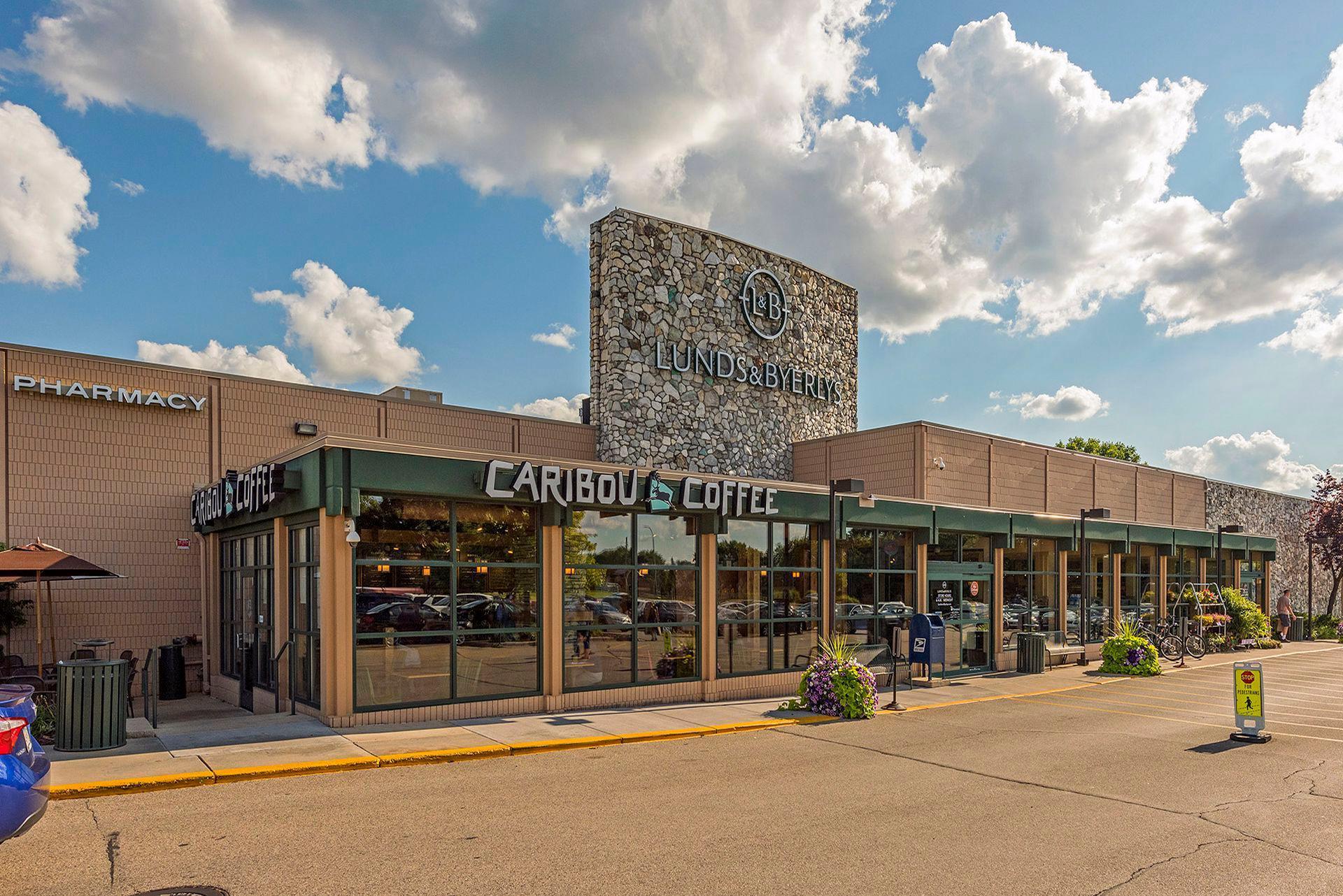 5716 Knox Avenue South - Spacecrafting - 0063.jpg