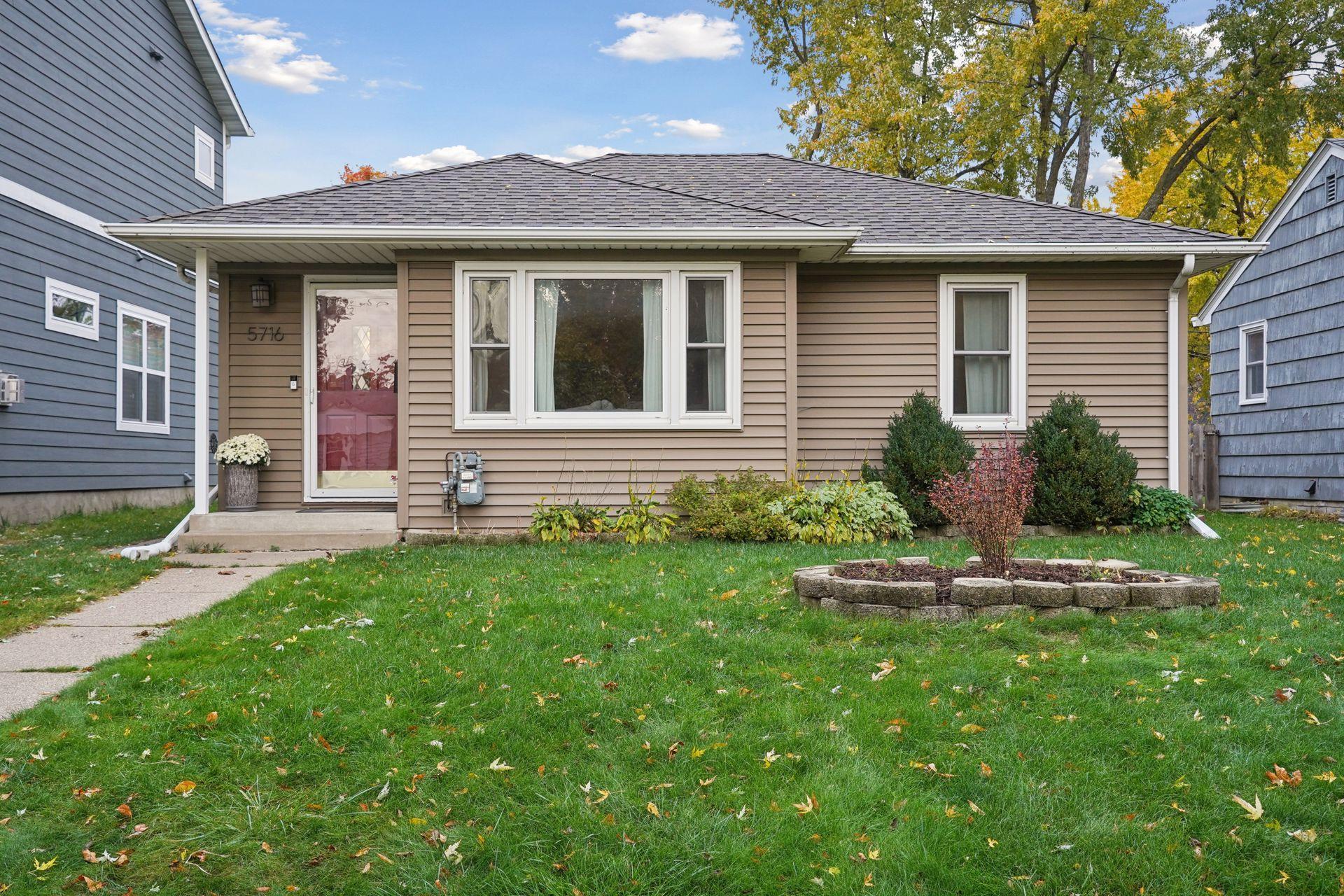 5716 Knox Avenue South - Spacecrafting - 0007.jpg