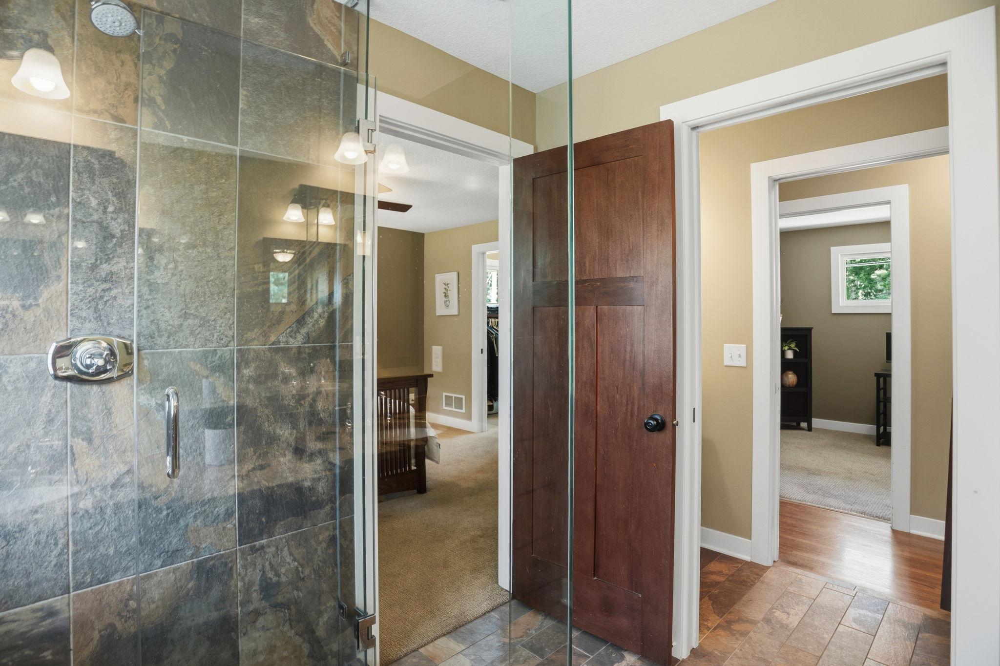 bathroom access via primary or hallway