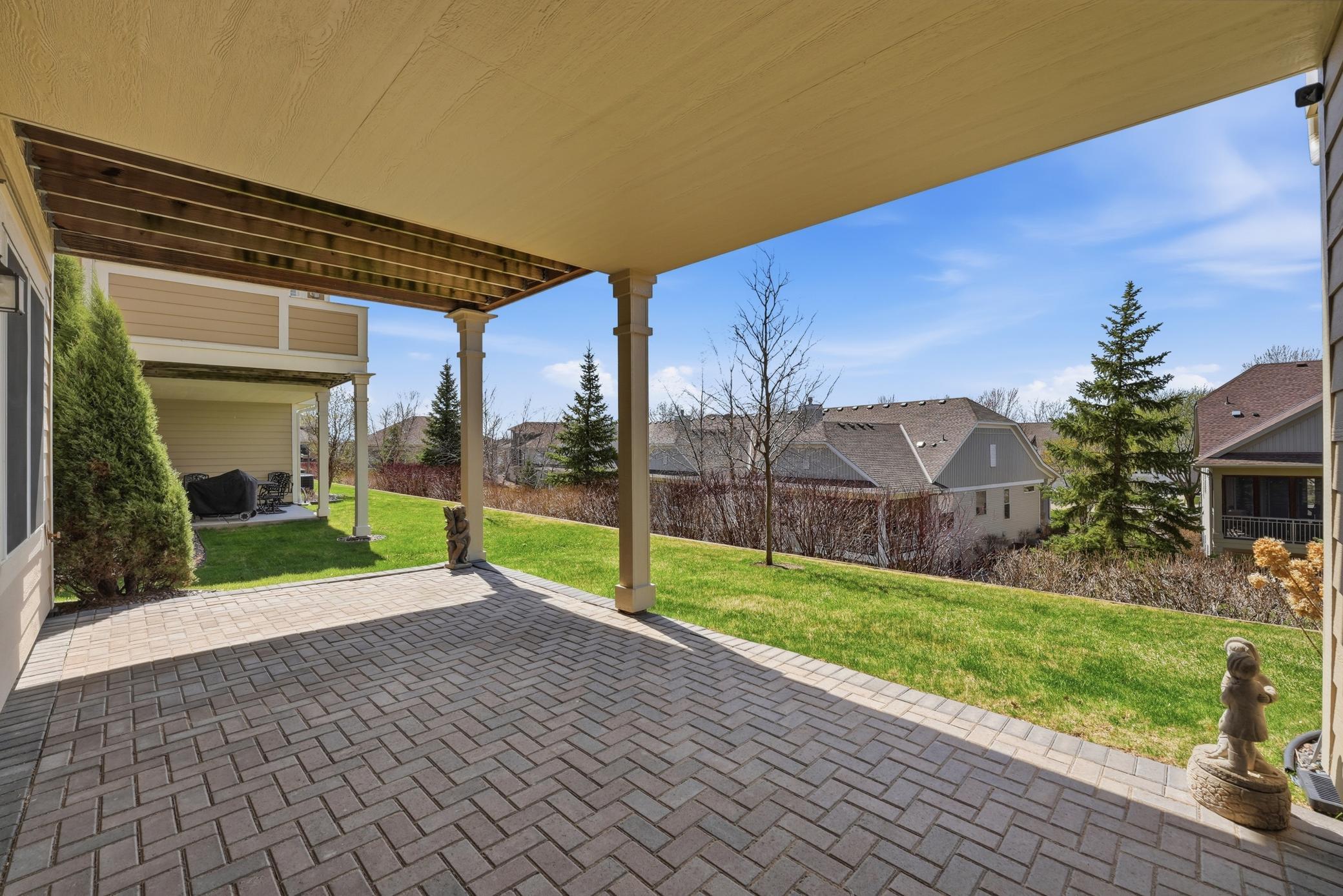 Walk out deck to back yard