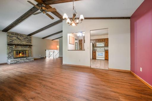 7-web-or-mls-6215 Cavell Ave N 007Full.jpg