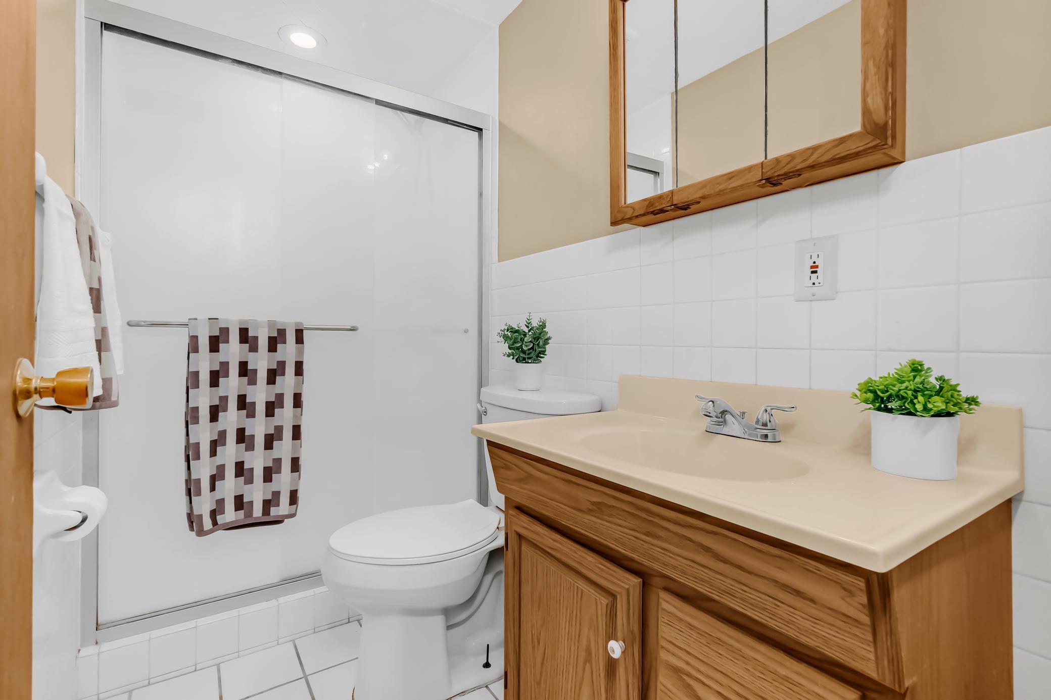 Lower Level 3/4 Bath