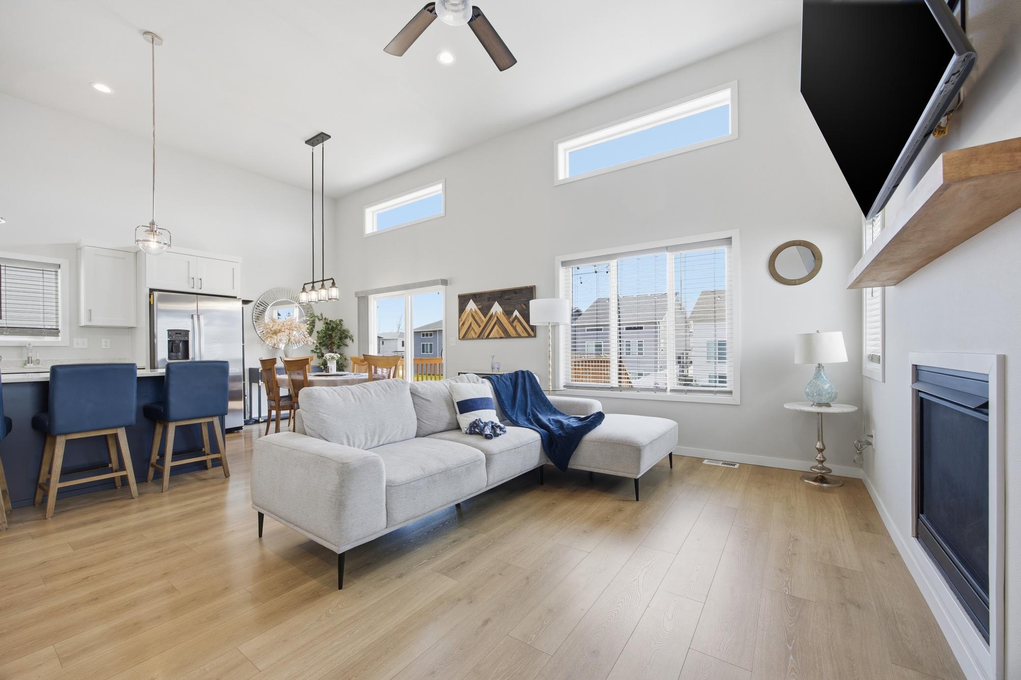 Living Room w/ Gas Fireplace