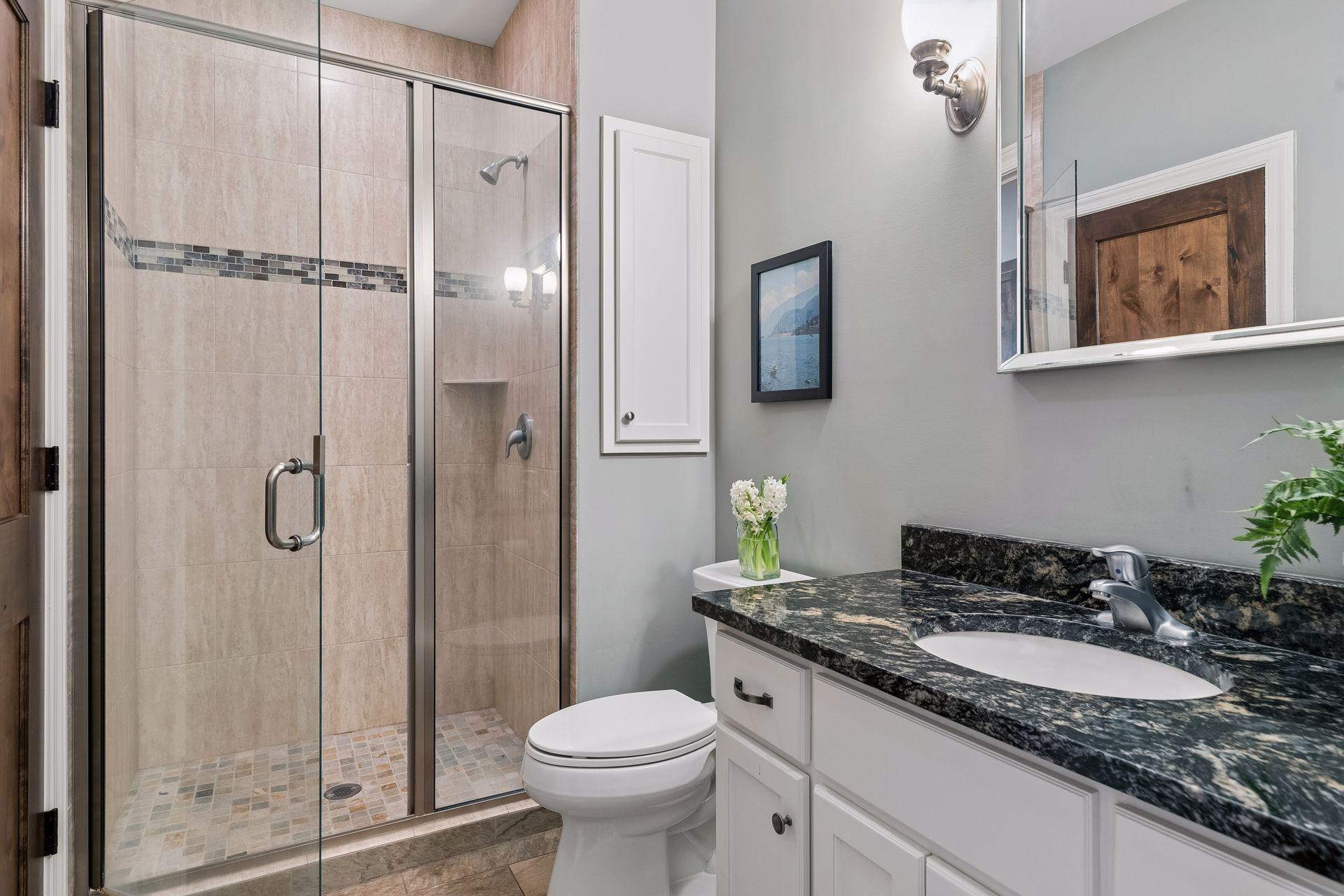 Private ensuite for the guest bedroom upstairs