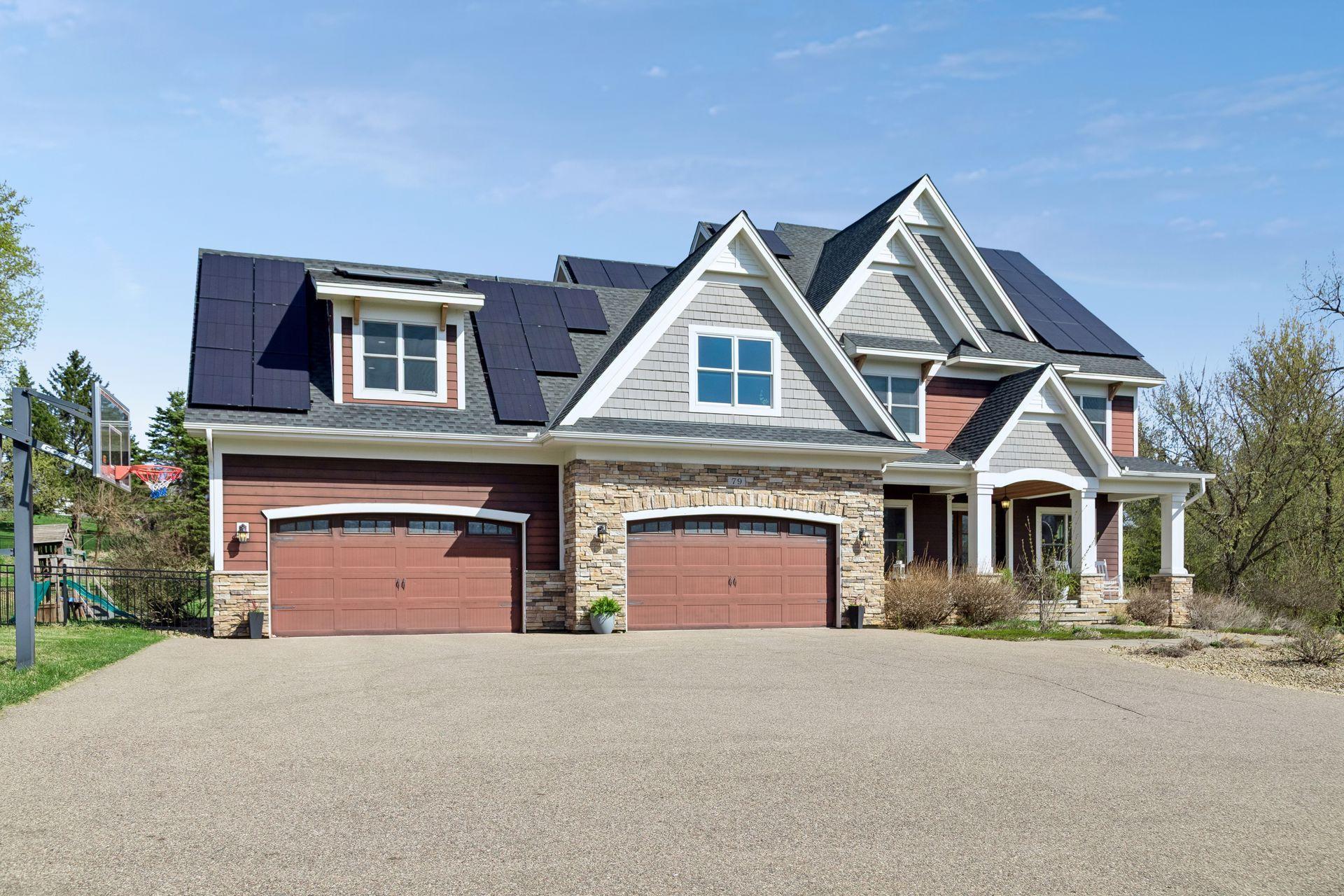 4 car garage, plenty of storage