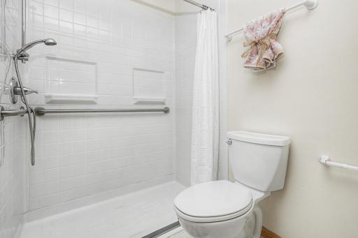 840 Old Town Drive, Saint Paul, MN 55112