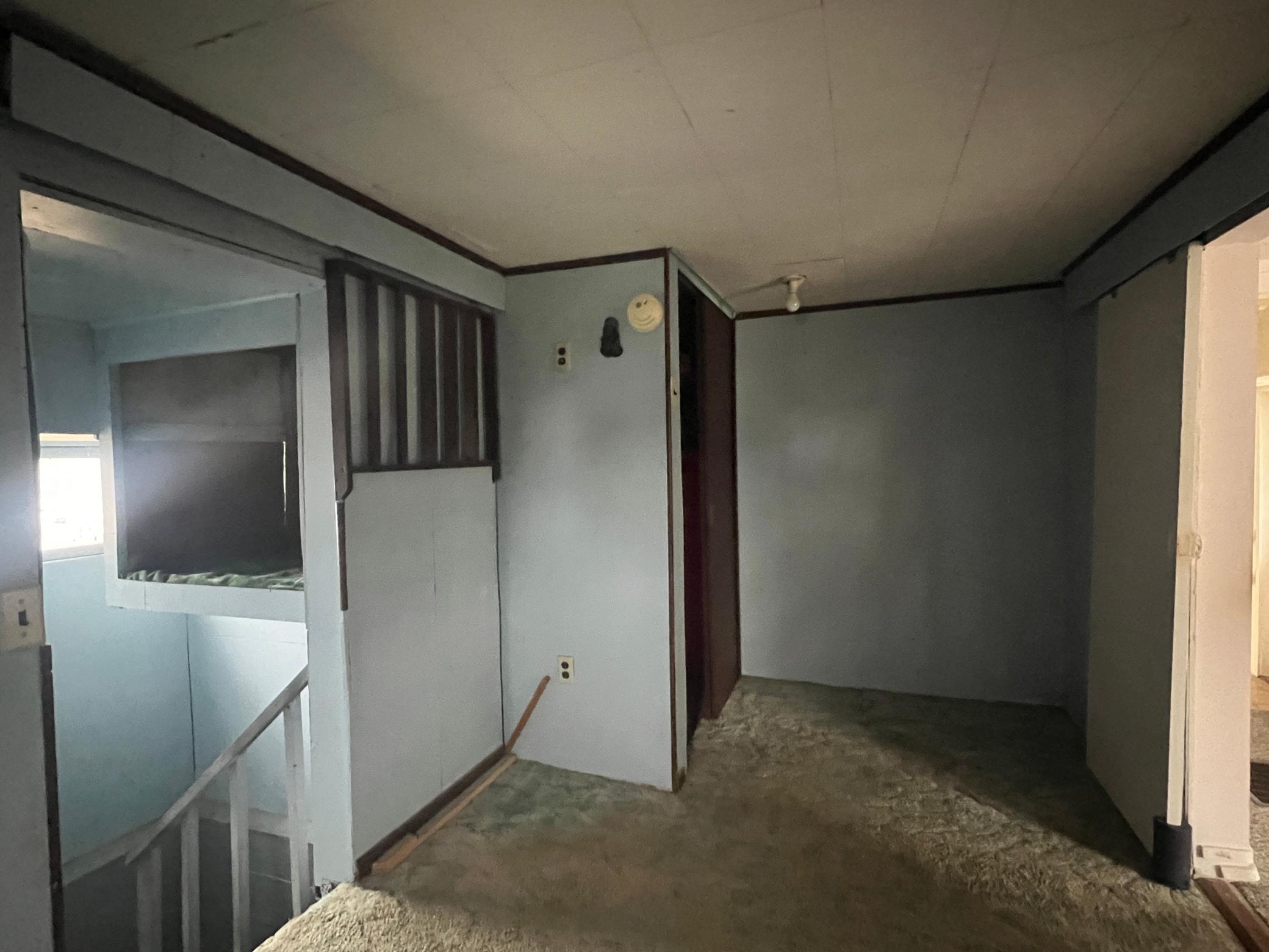 14 bedroom.JPG