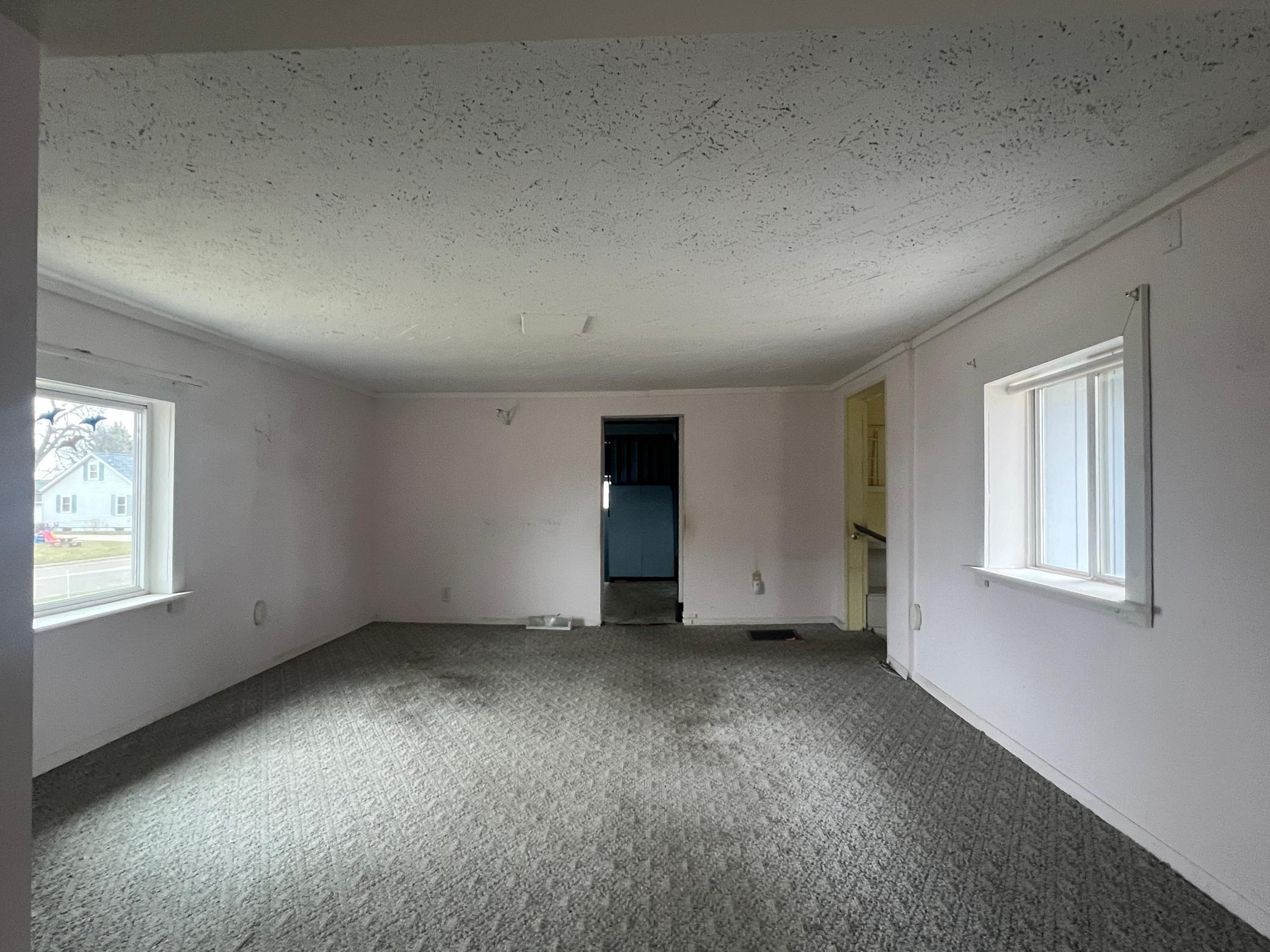 09 living room.JPG