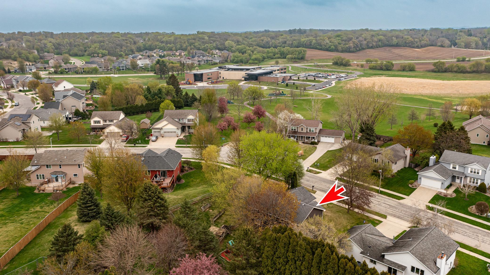 Close to park & school