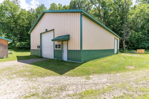 60' X 40' Pole shed with 12' doors
this shed has 2 12' doors and one 8' for height and a service door with awning
Built in 2003