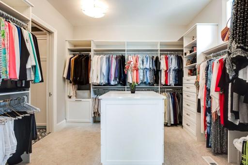 677 Shawnee Woods Road, Medina, MN 55340