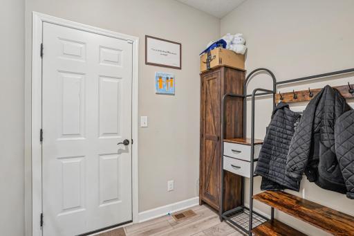 5928 Pinnacle Circle NE, Prior Lake, MN 55372