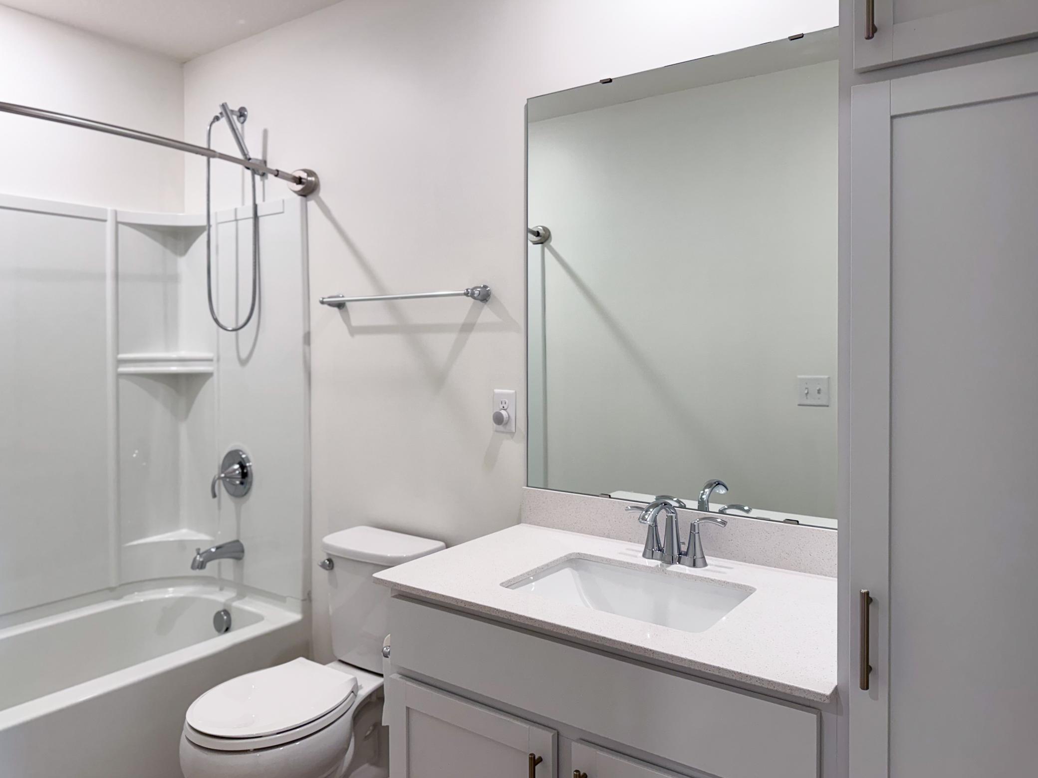 Upstairs full bathroom