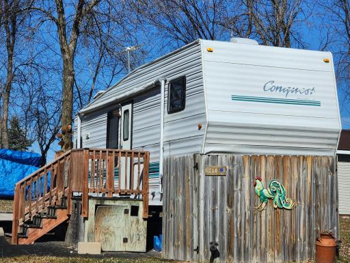 1995 Conquest 5th Wheel Camper on Unit 514 at Cokato Lake RV Resort