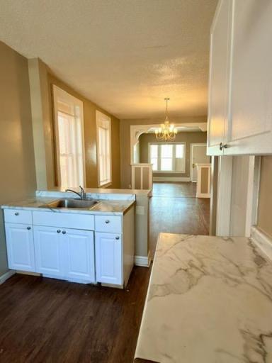 687 Aurora Avenue, Saint Paul, MN 55104