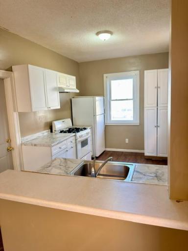 687 Aurora Avenue, Saint Paul, MN 55104