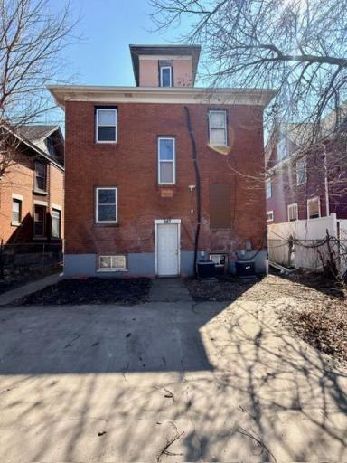 687 Aurora Avenue, Saint Paul, MN 55104