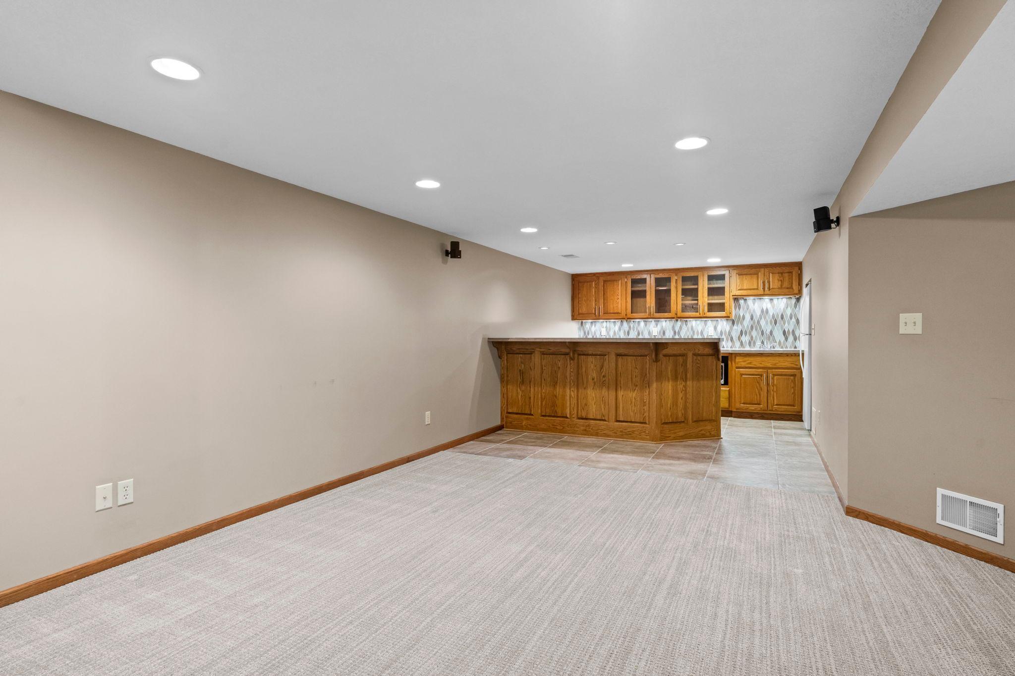 46-web-or-mls-7849 Monroe St NE-262.jpg