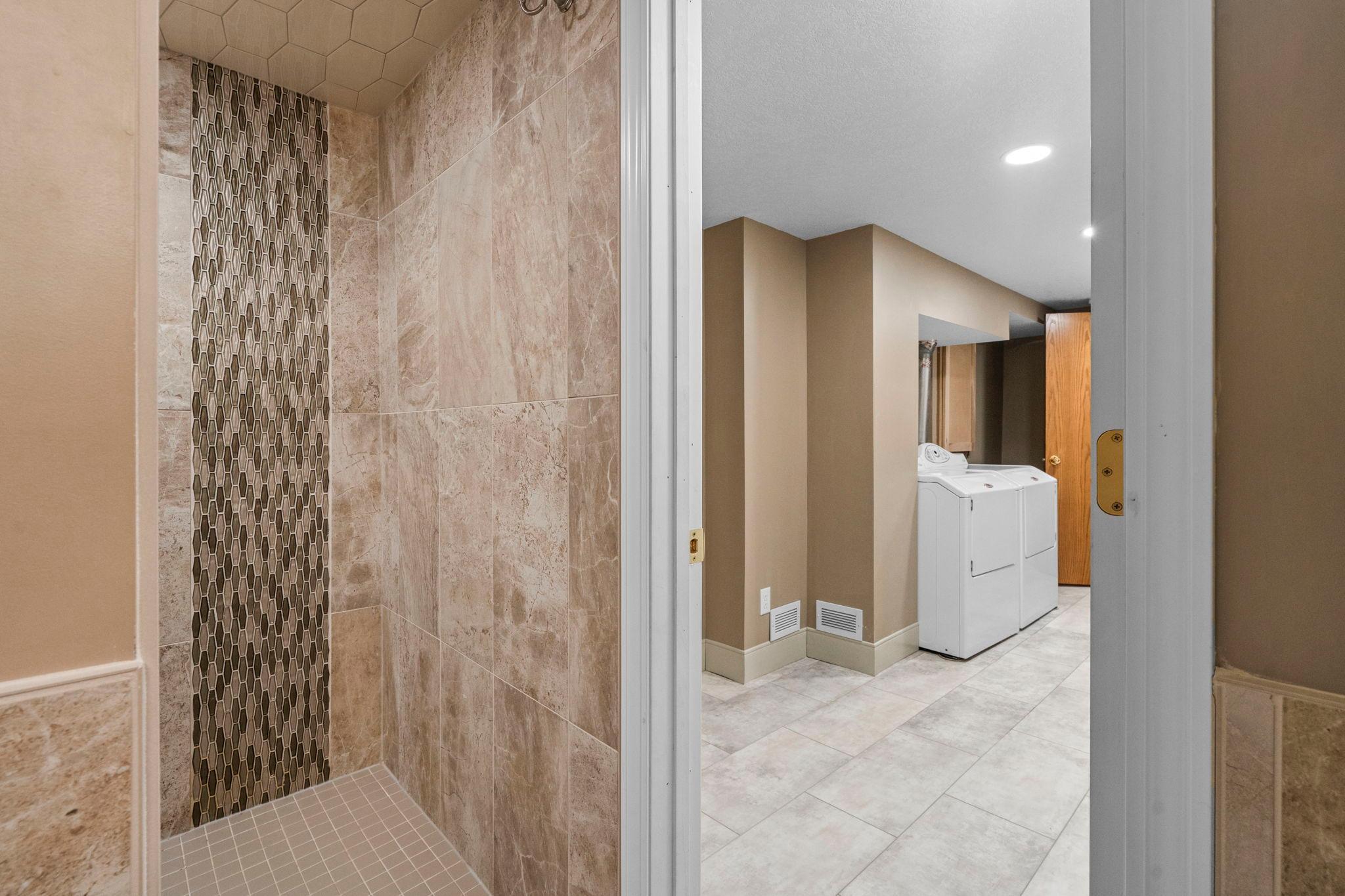 42-web-or-mls-7849 Monroe St NE-242.jpg