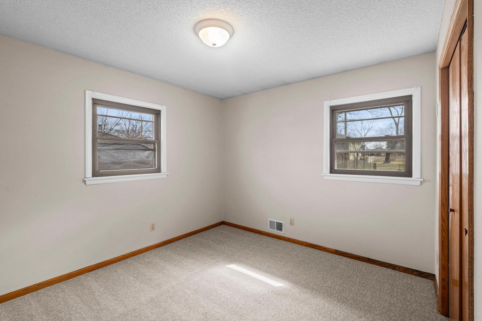 34-web-or-mls-7849 Monroe St NE-182.jpg