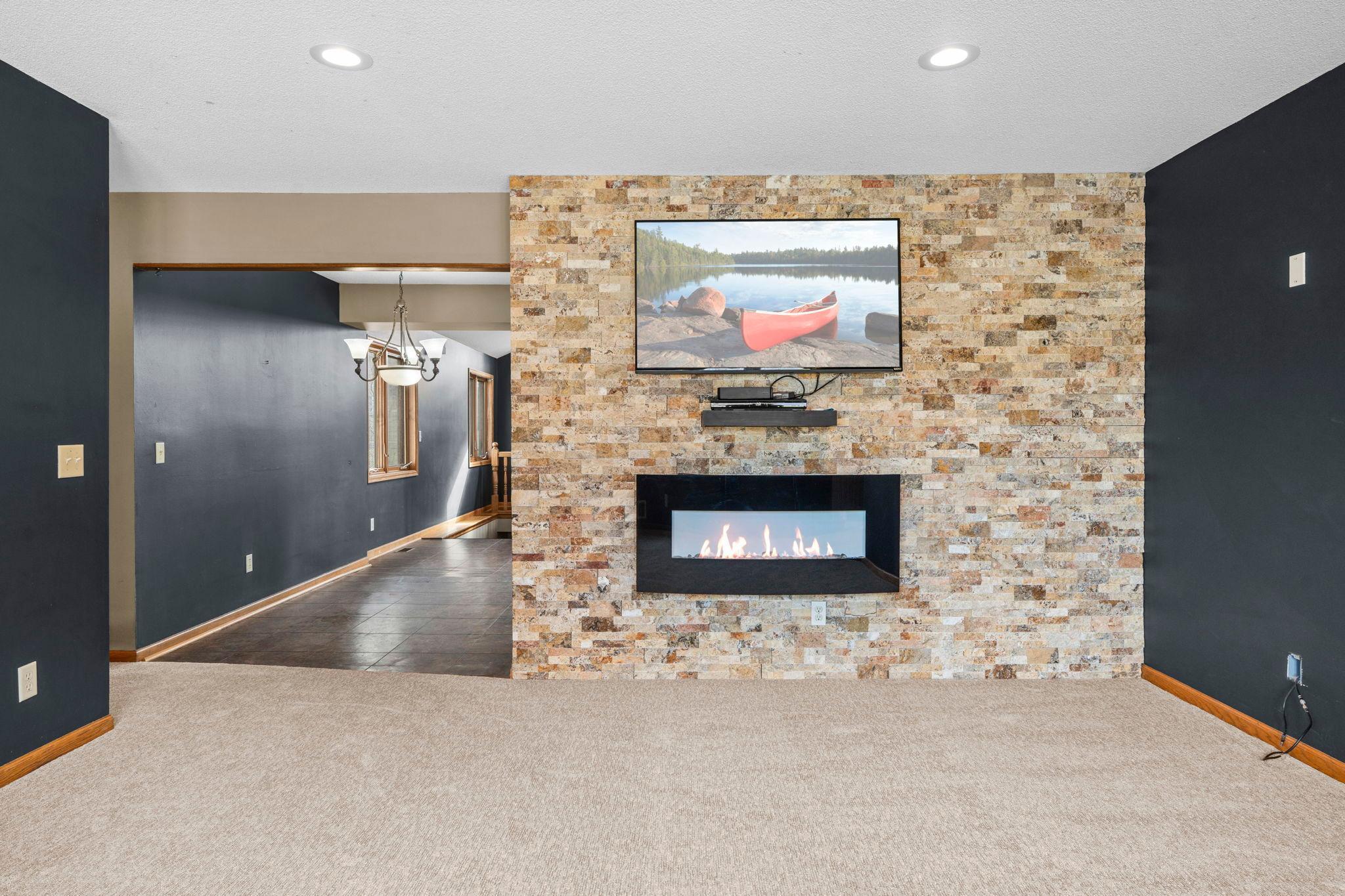 14-web-or-mls-7849 Monroe St NE-92.jpg