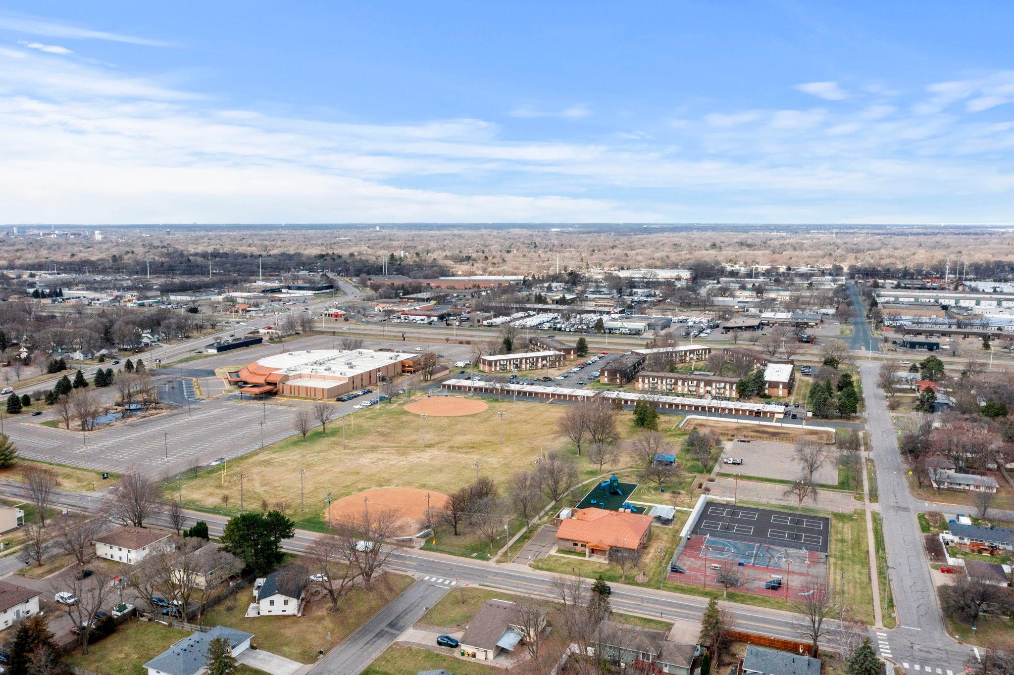 70-web-or-mls-7849 Monroe St NE-39.jpg