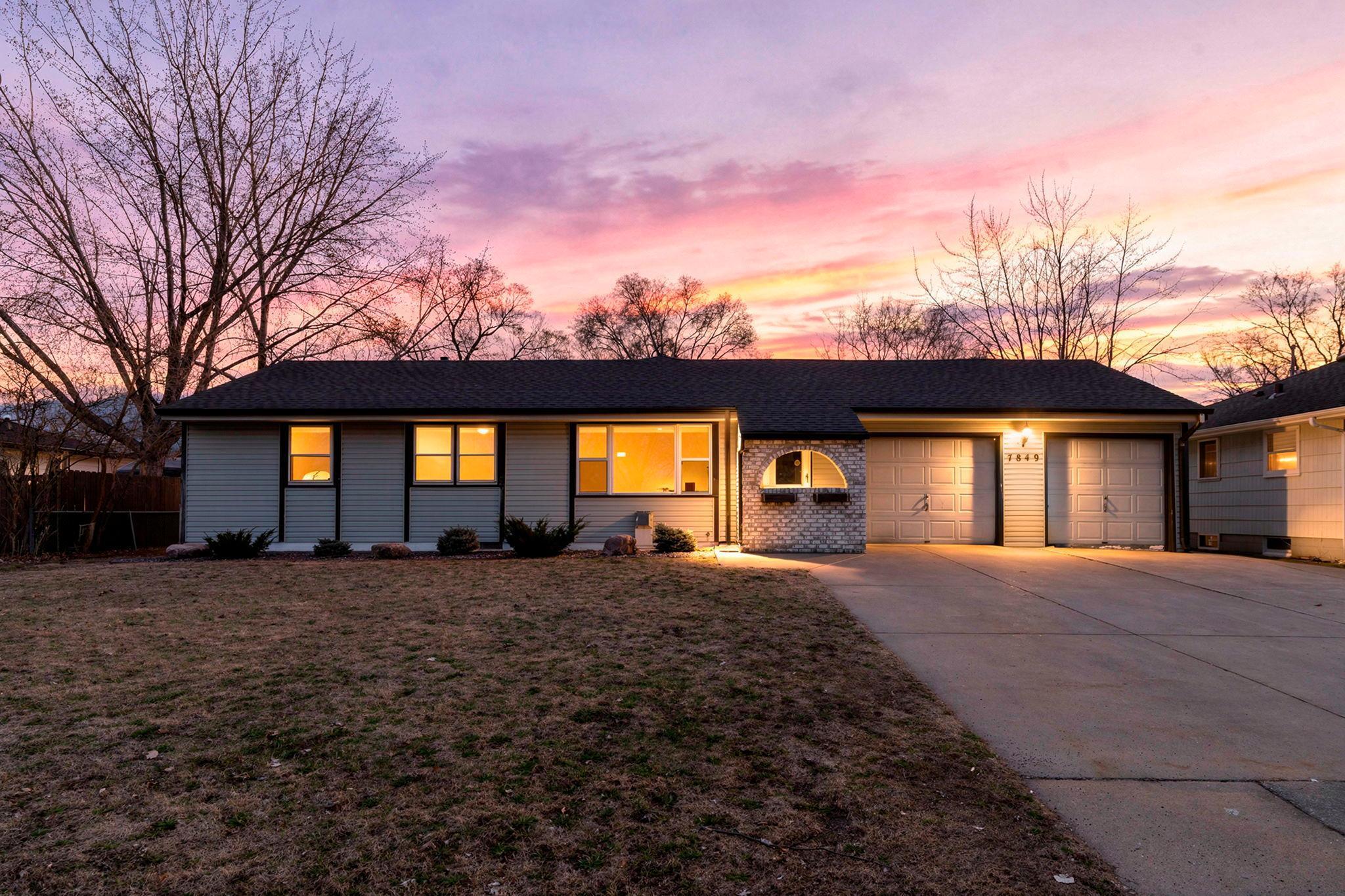 1-web-or-mls-7849 Monroe St NE-47 copy.jpg