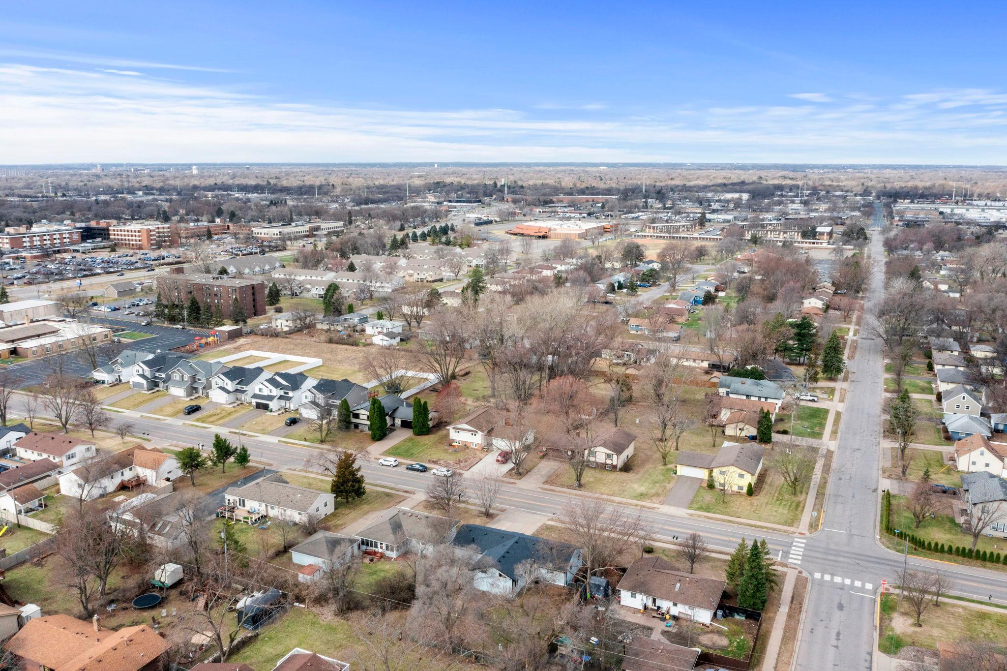 68-web-or-mls-7849 Monroe St NE-33.jpg