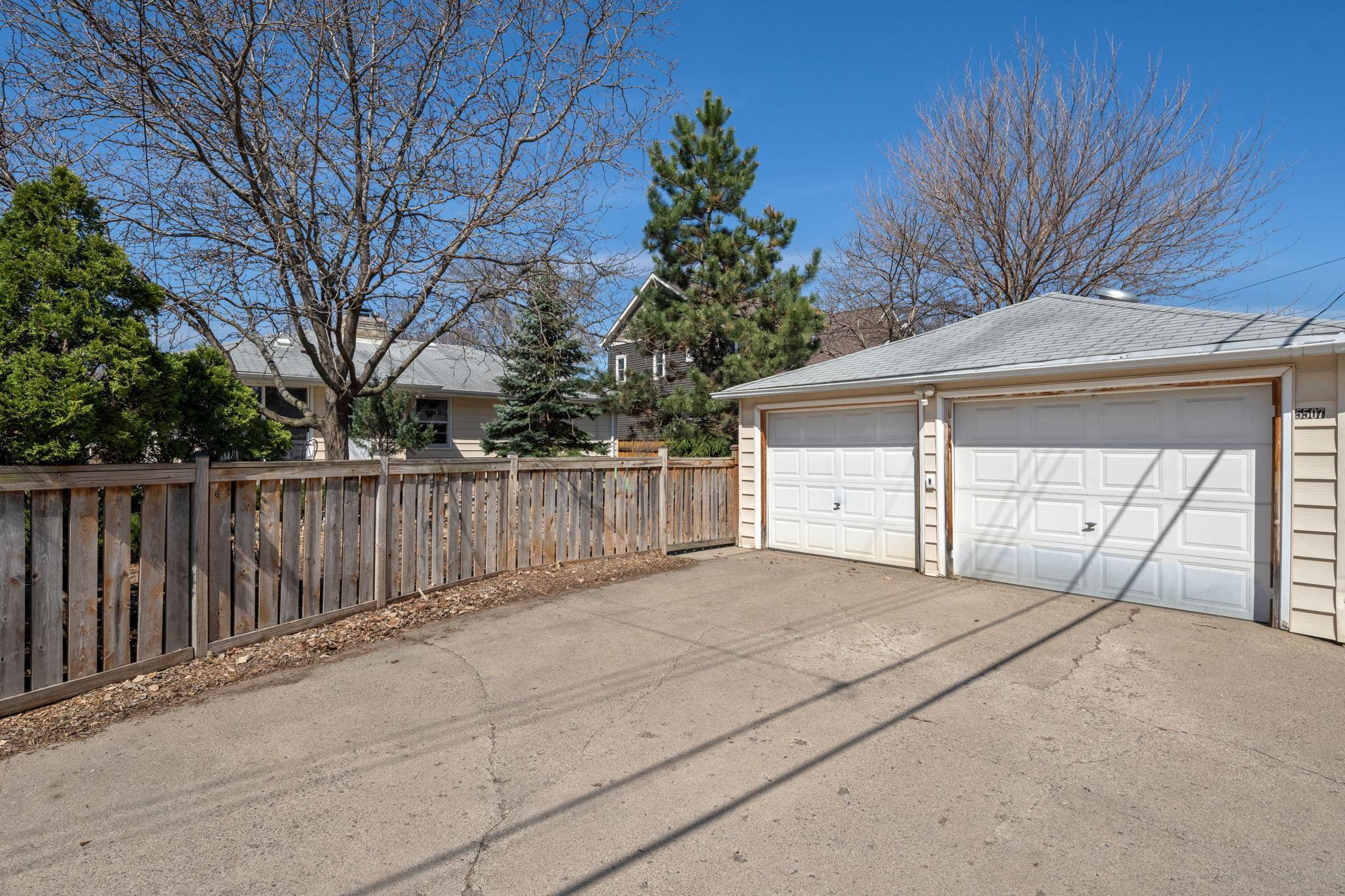 2-car Garage with separate meter - 200amp panel