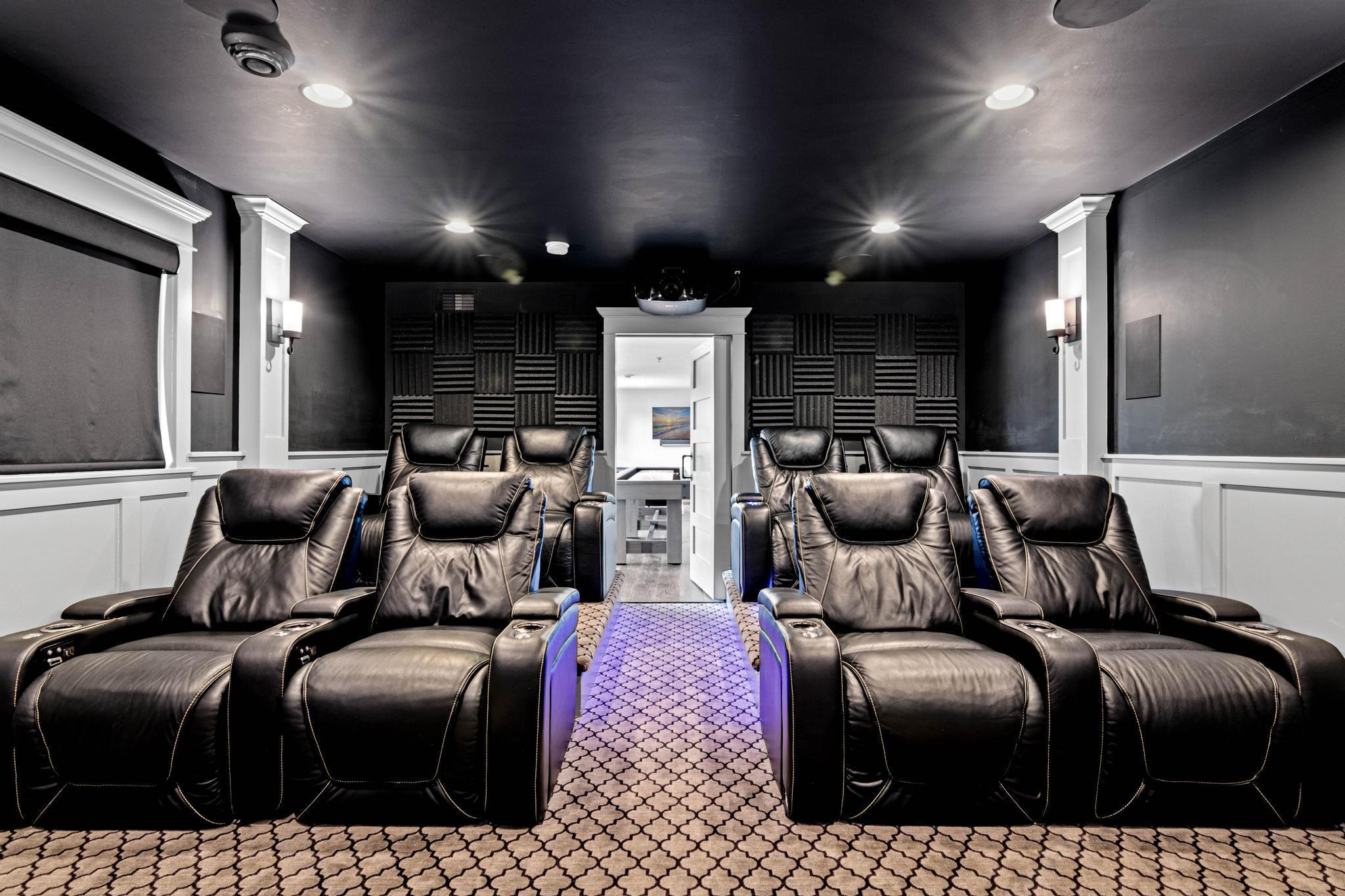 Amazing Theater room with all the Bells & Whistles