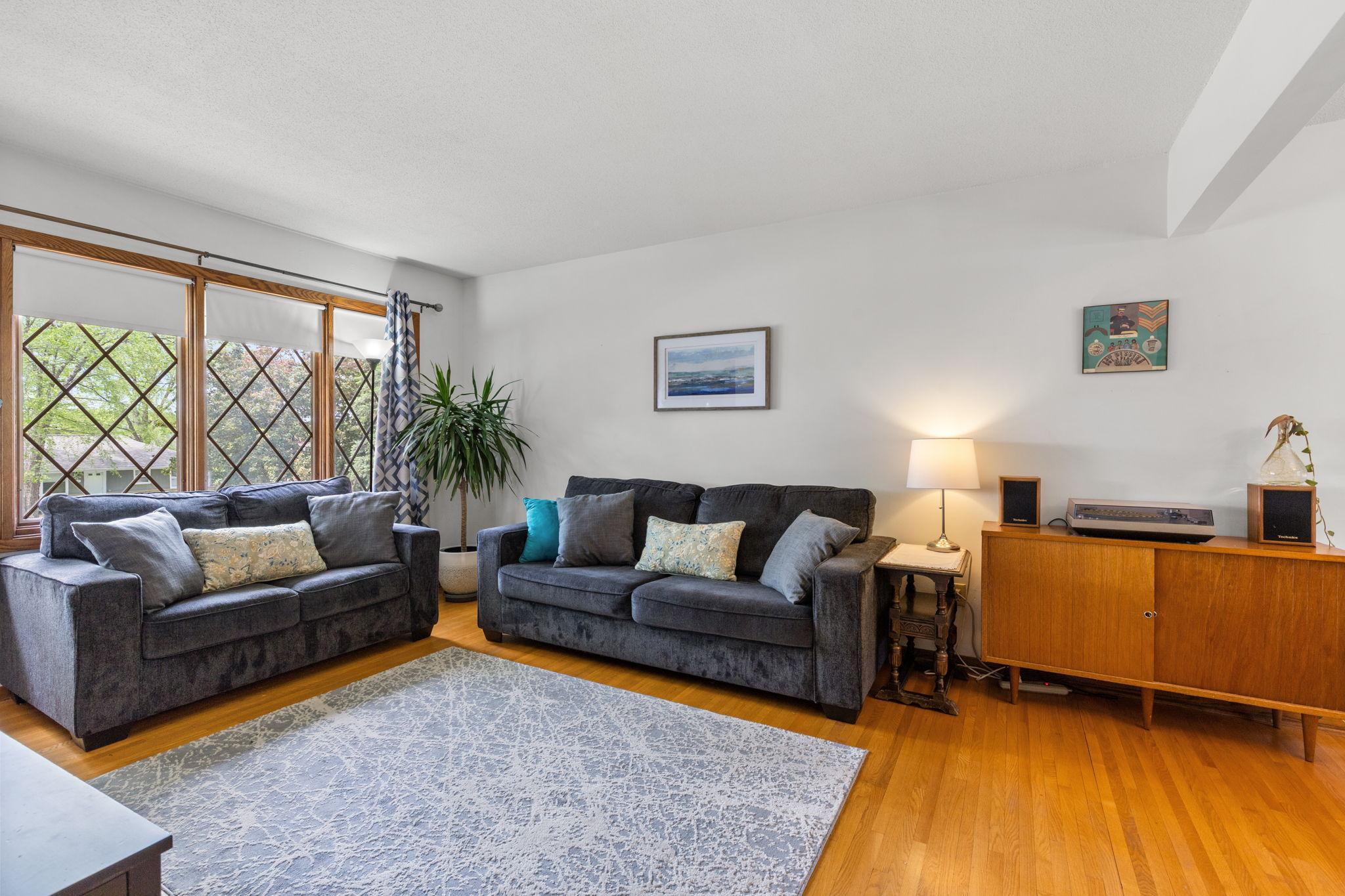 Lovely 4br 2ba home in hi-demand area of Roseville