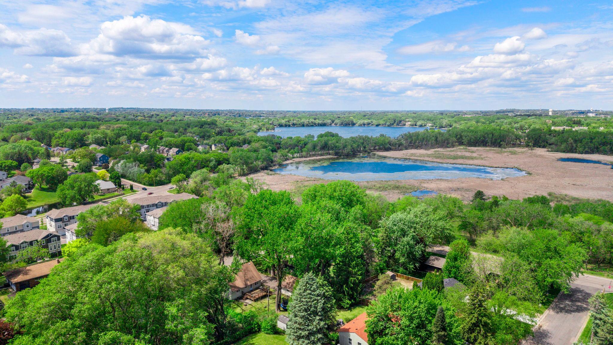 Just 2 blocks to wonderful Lake Josephine Park and Beach