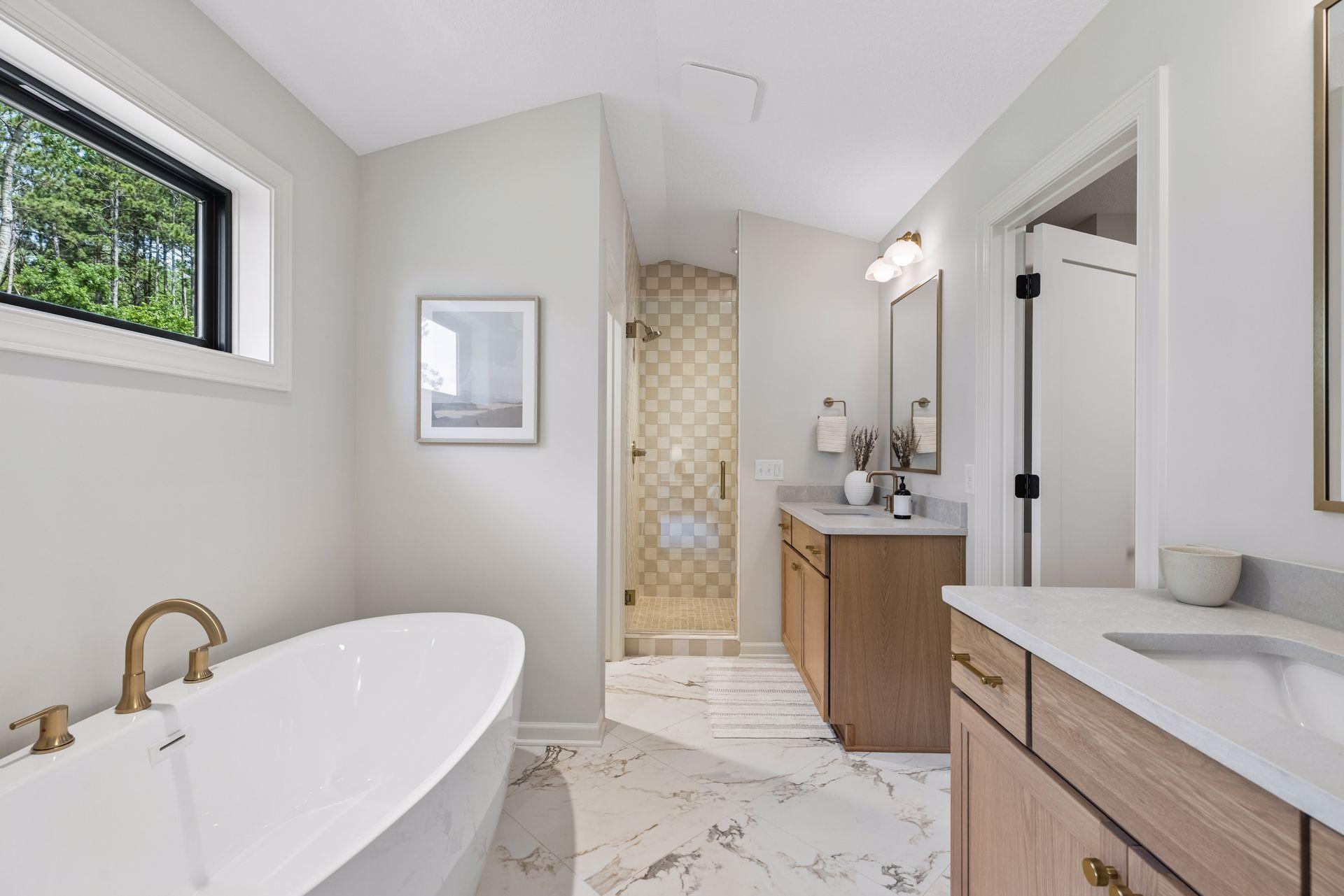 Beautiful Owners Bathroom
