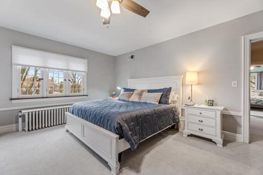 20 primary bedroom.jpg