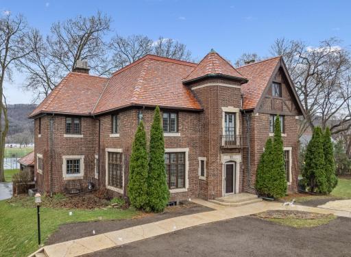 51 W Sarnia Street, Winona, MN 55987