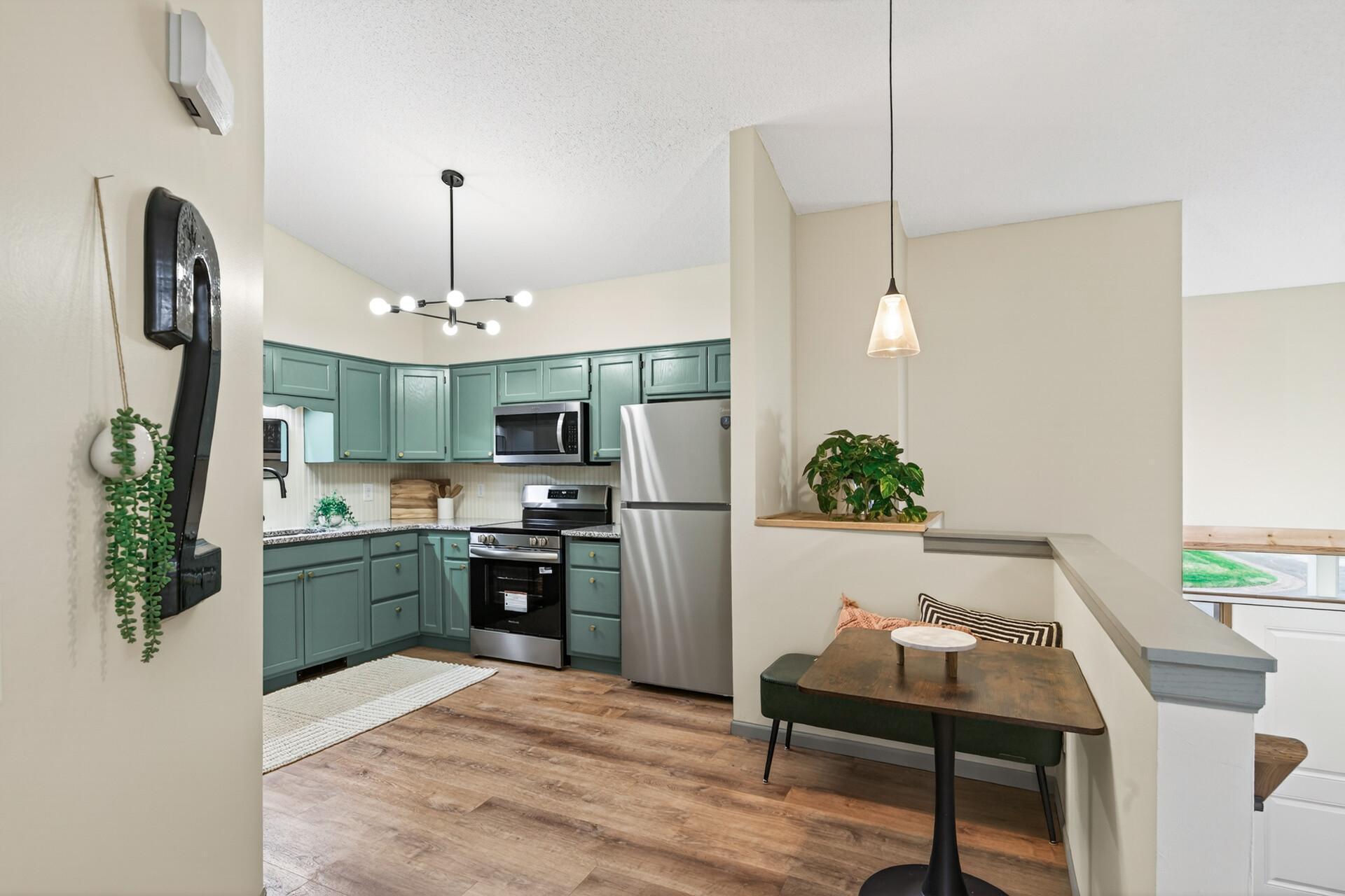 Kitchen dining nook! Sit a while