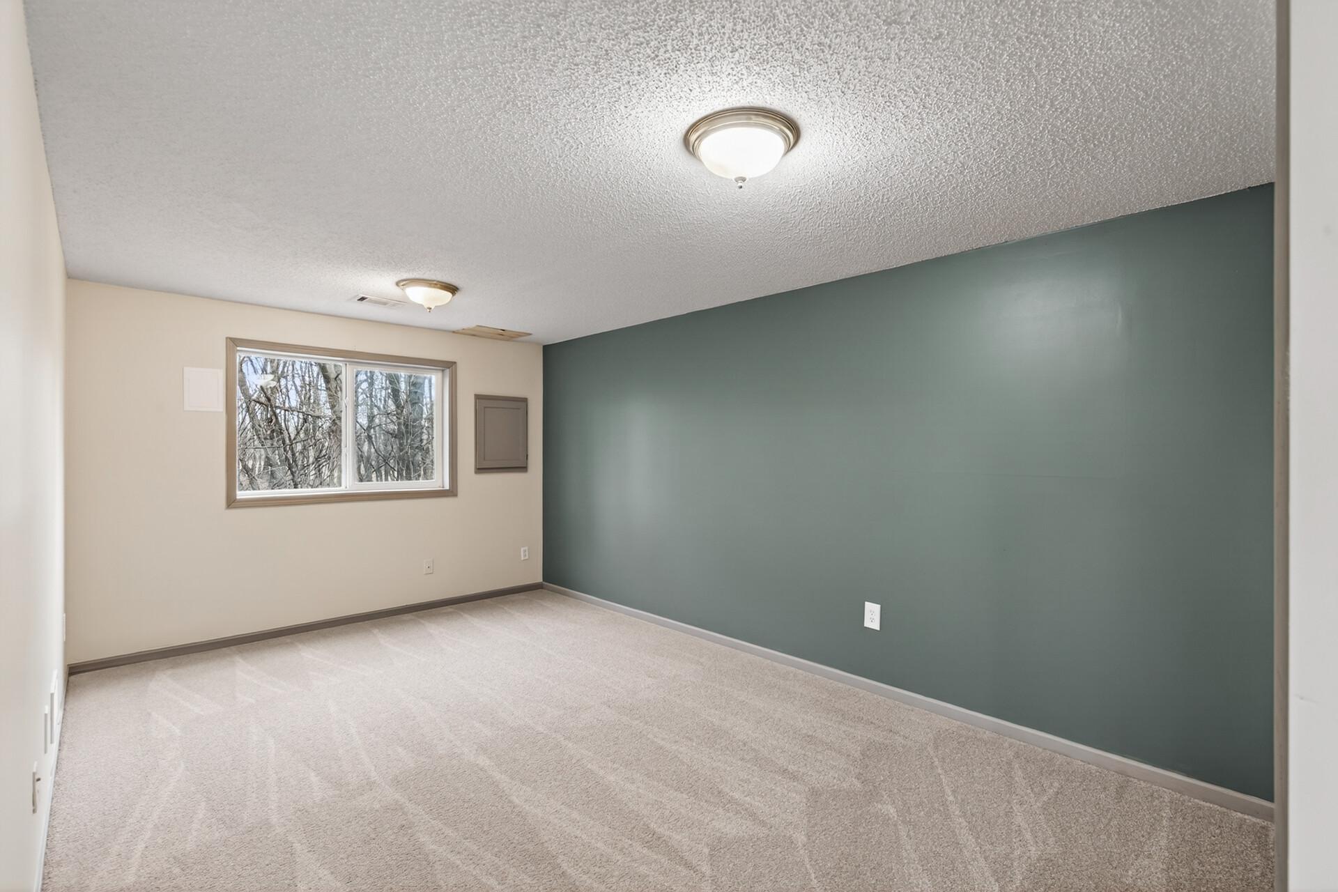 Large and elevated LL bedroom