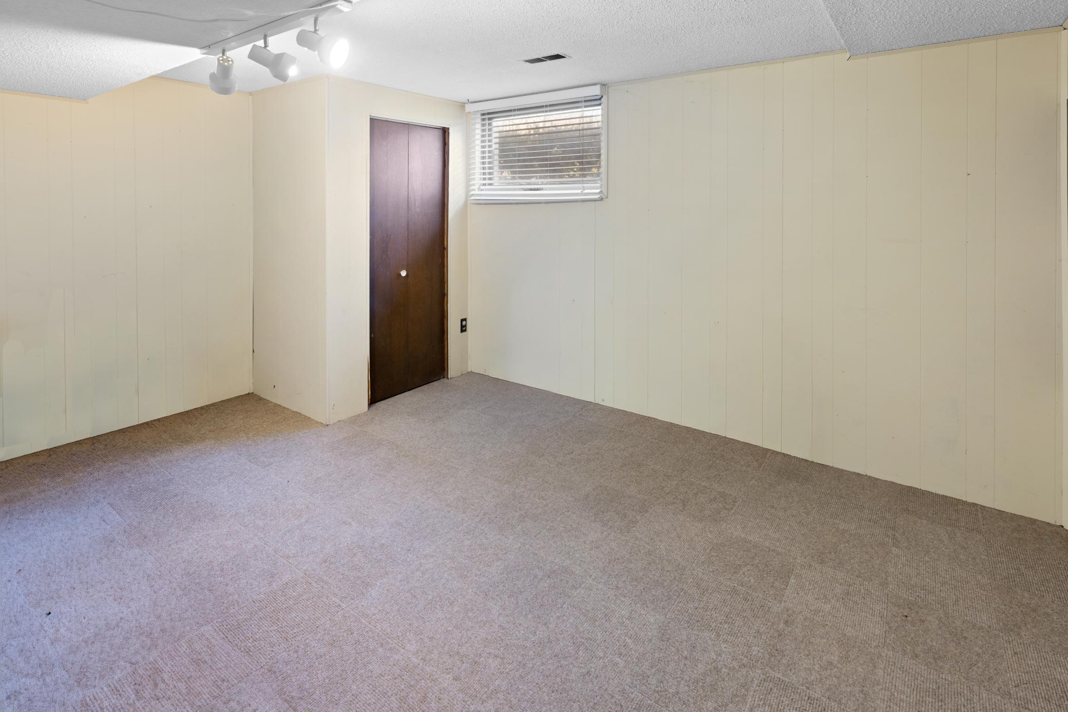 Options are endless with this spacious room depending on your needs. Make it a 5th nonconforming Bedroom, a dedicated office space or workout room!