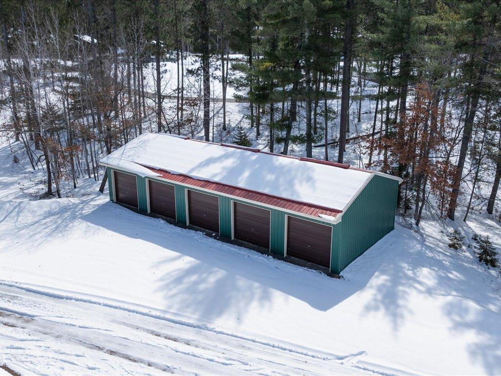 Pole Shed that is 24 x 60 with 5 bays.