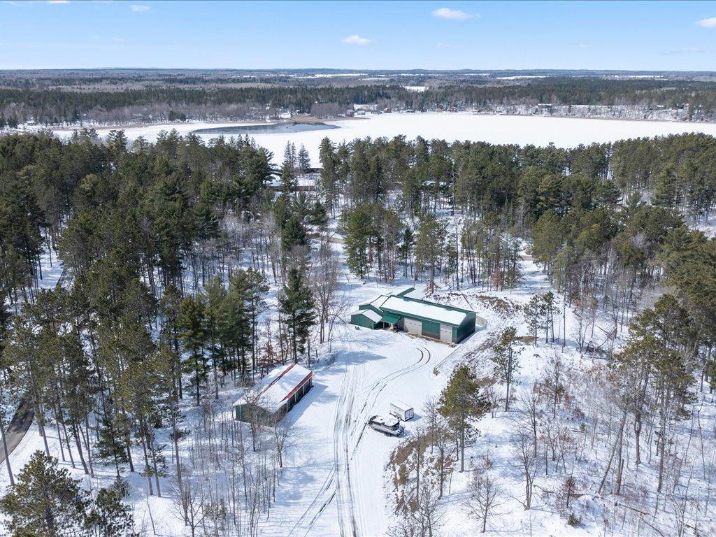 Island Lake in the background.