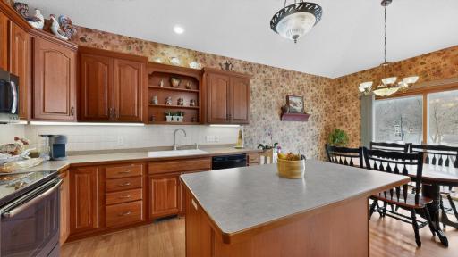 1032 Rocky Creek Drive NE, Rochester, MN 55906