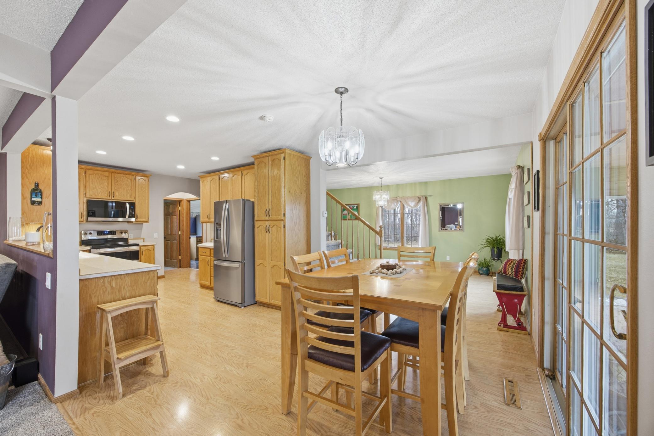 Kitchen & Dining Area