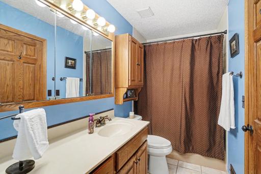 Upper full bath