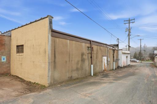 132 E Oak Street, Glenwood City, WI 54013