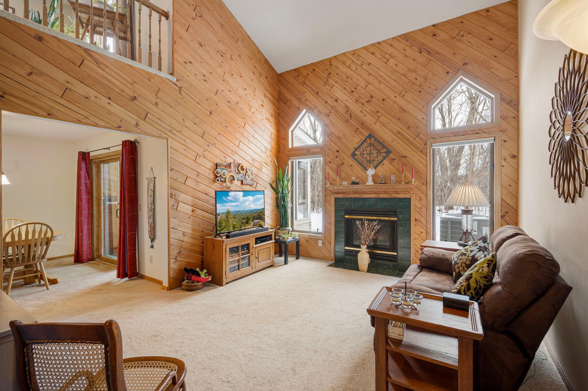 Vaulted ceiling and large window gives the a spacious feeling