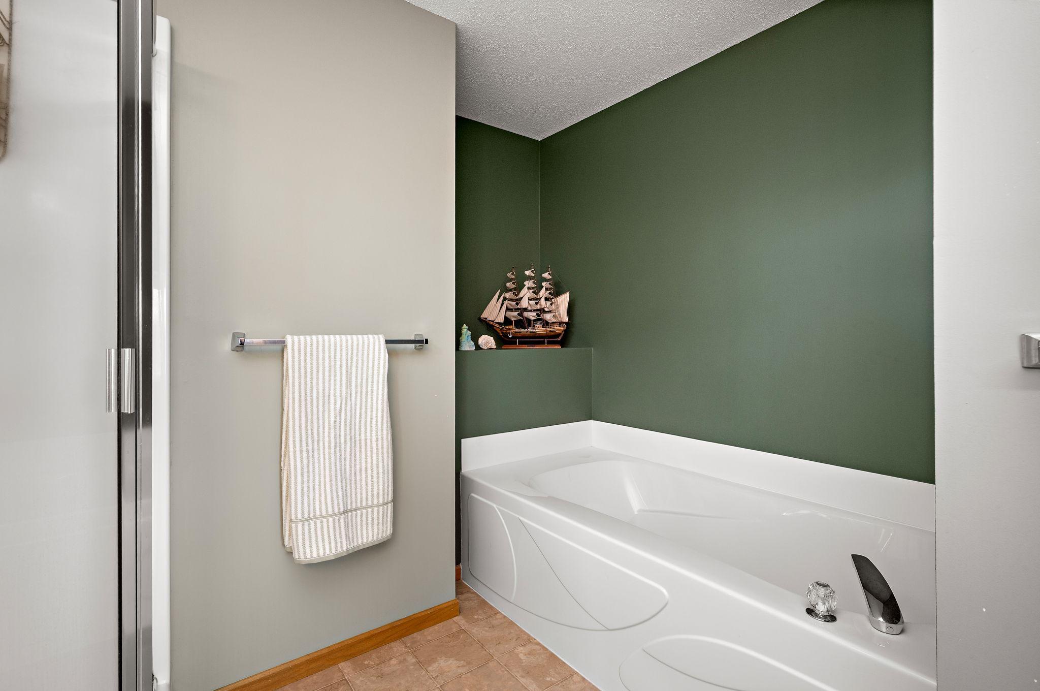 Nice Soaker Tub!