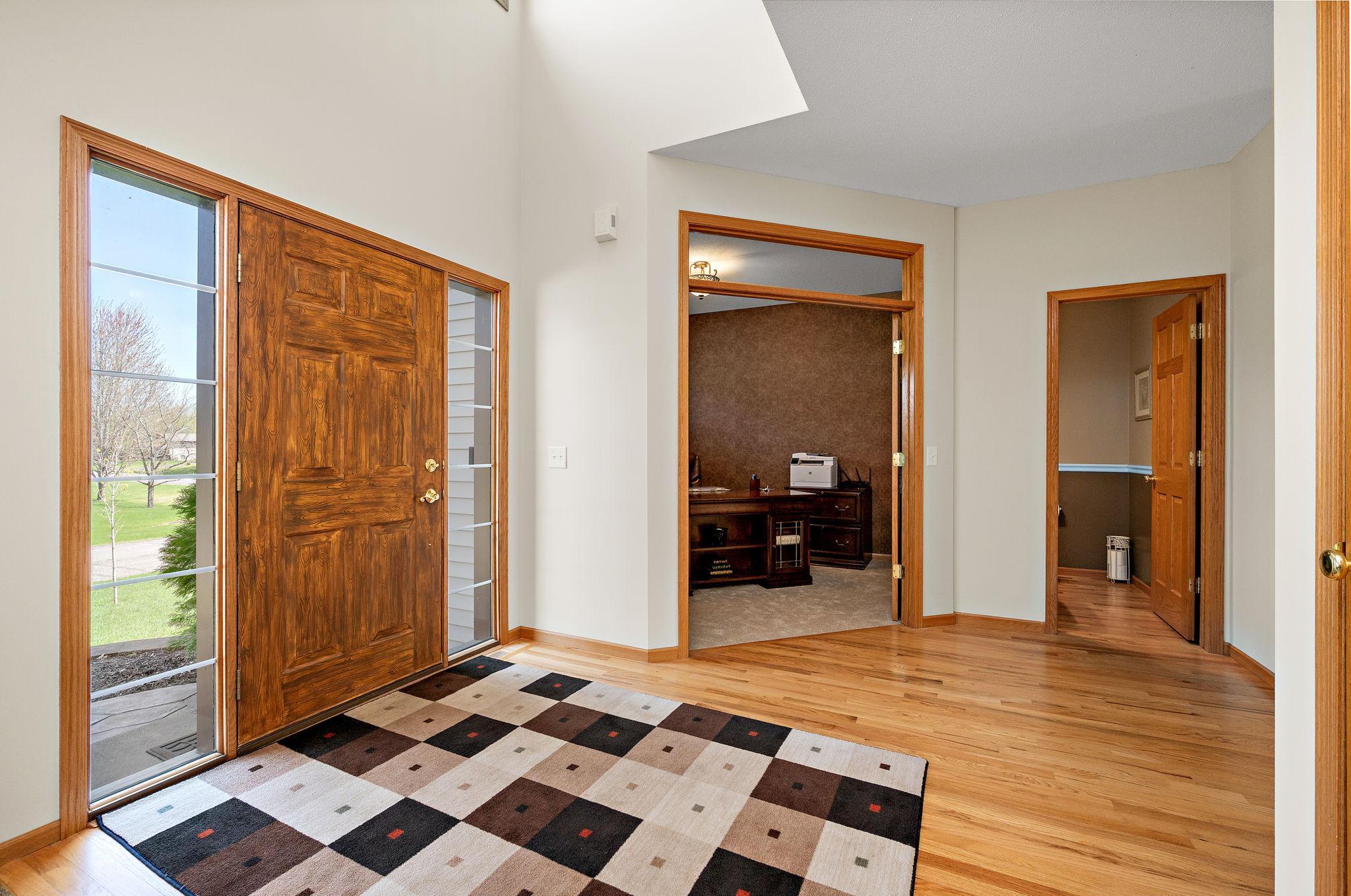 Open 2 story Foyer!